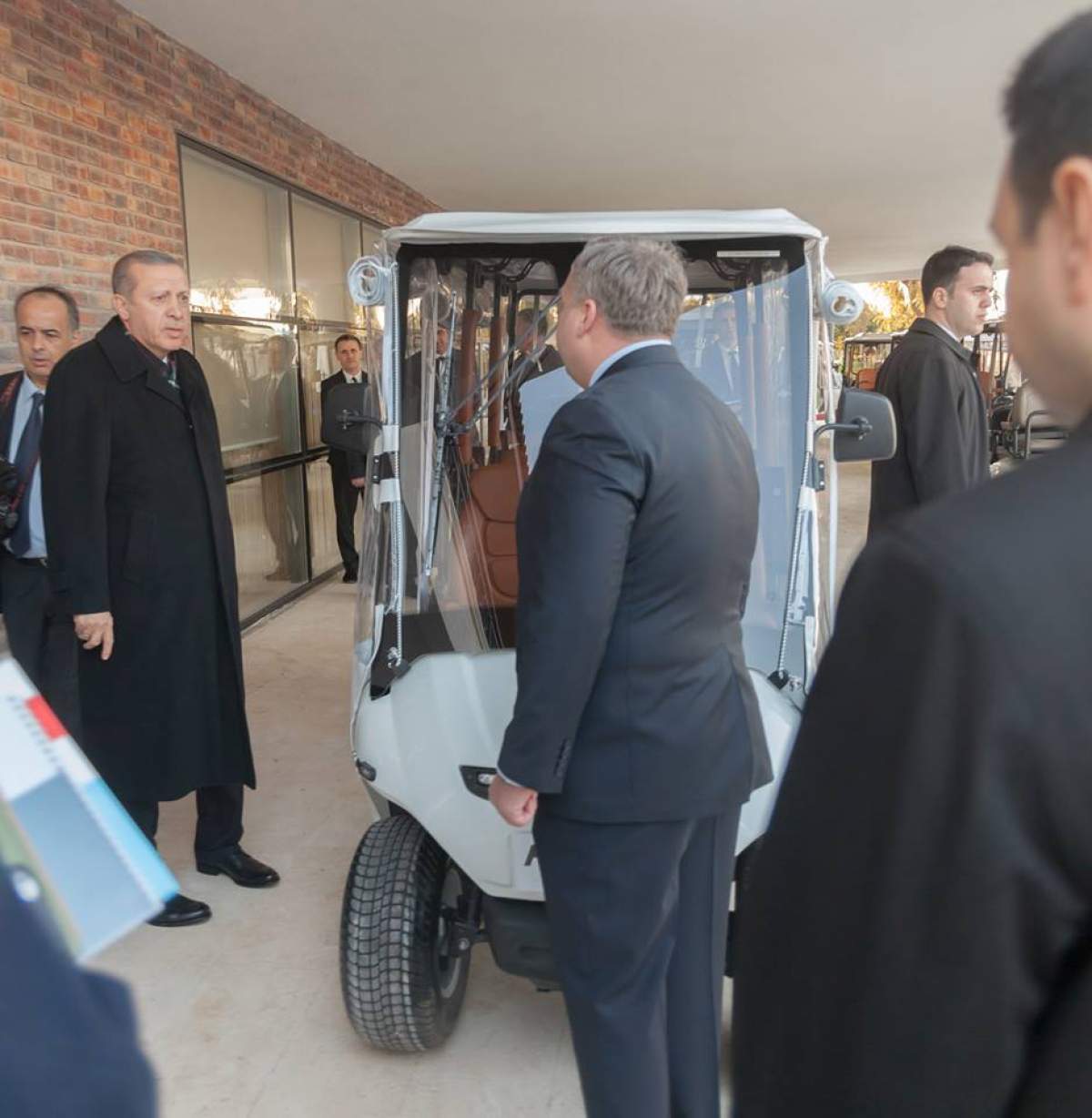 Cumhurbaşkanımız Sayın Recep Tayyip Erdoğan`a ülkemizin gururu Pilotcar Elektrikli Araçlar hakkında bilgi verdik.